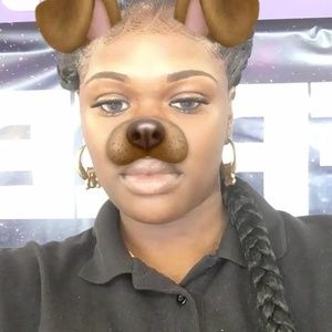 Meet your Posher, Latisha